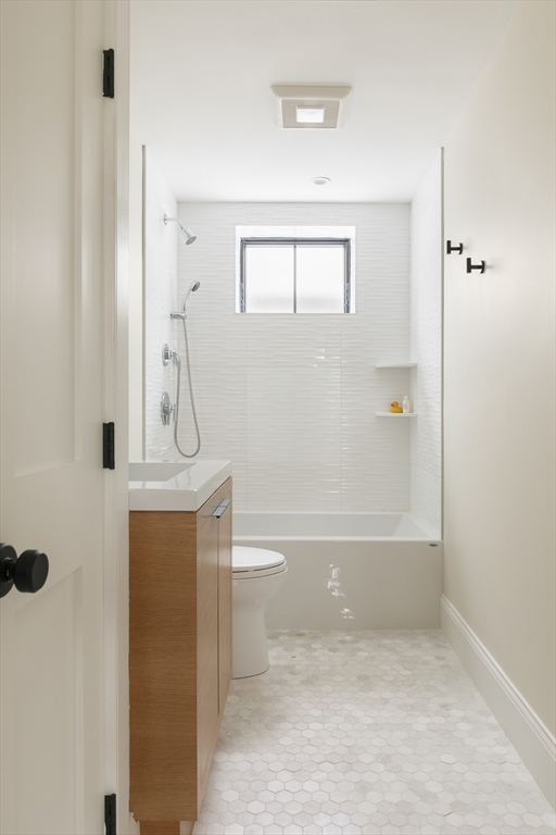 4 bed, 3 bath apartment for rent at 346 Walden St Unit 1, Neighborhood Nine — photo 18 of 24