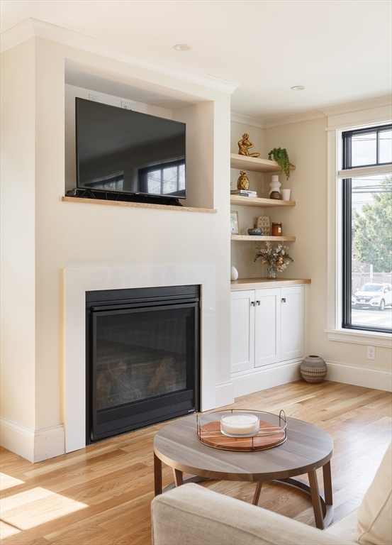 4 bed, 3 bath apartment for rent at 346 Walden St Unit 1, Neighborhood Nine — photo 8 of 24