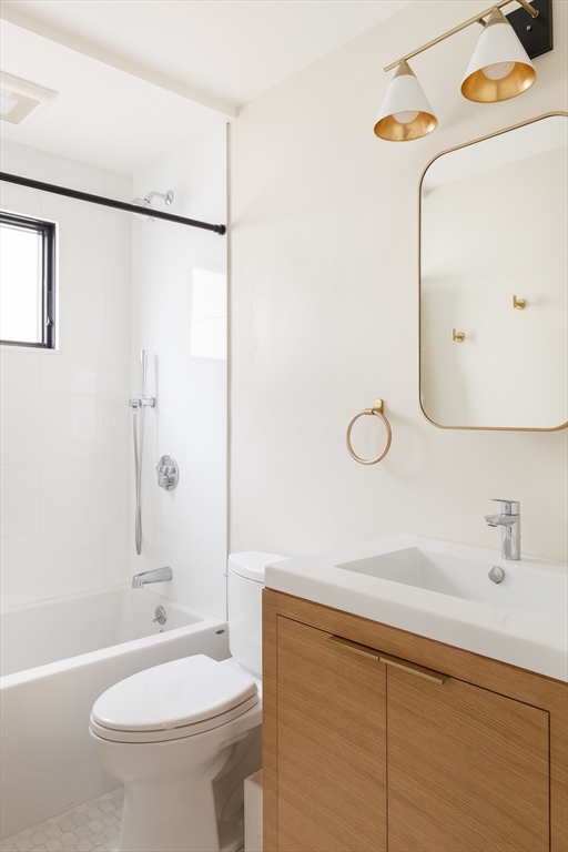 4 bed, 3 bath apartment for rent at 346 Walden St Unit 1, Neighborhood Nine — photo 12 of 24