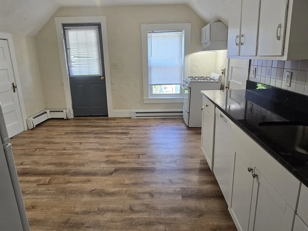 1 bed, 1 bath apartment for rent at 347 Hollis St Unit 4, Framingham