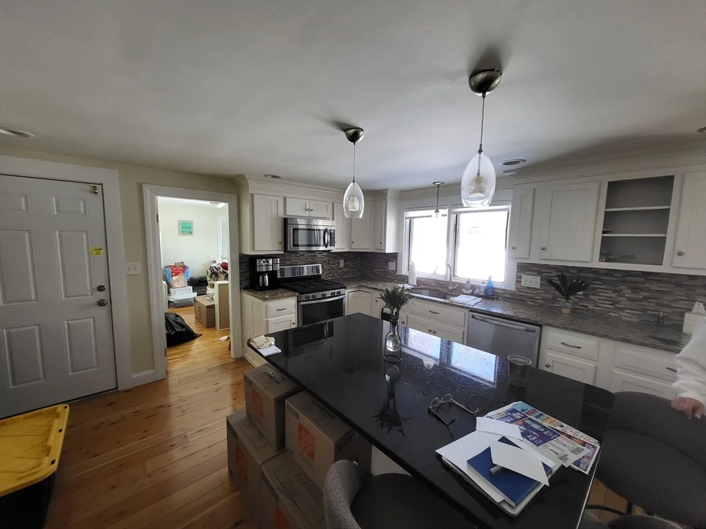 4 bed, 2 bath apartment for rent at 347 Lake St, Haverhill — photo 4 of 14