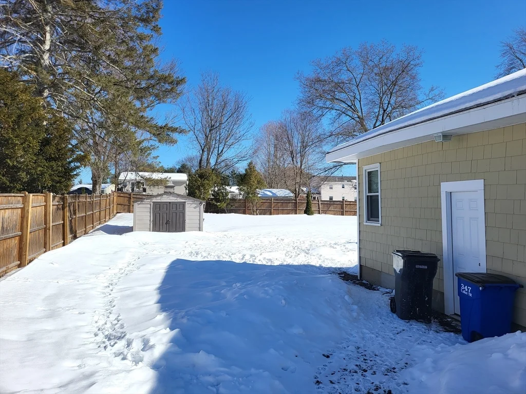 4 bed, 2 bath apartment for rent at 347 Lake St, Haverhill — photo 13 of 14