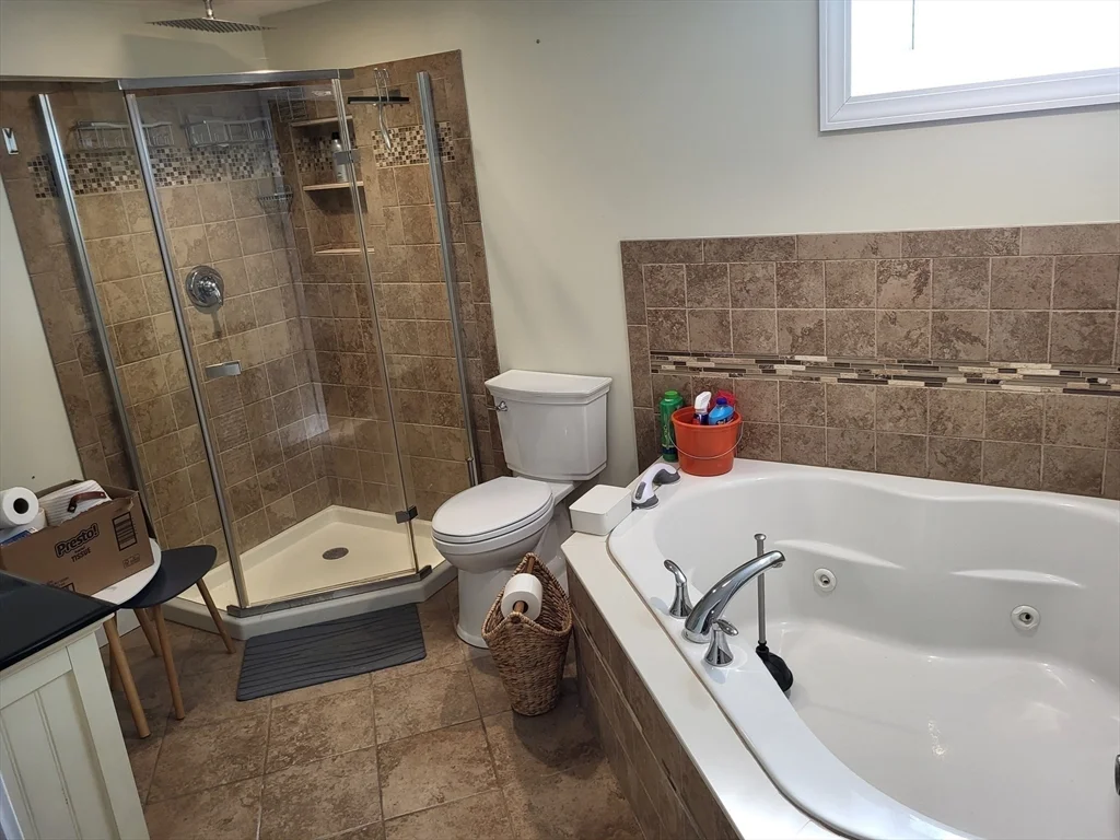 4 bed, 2 bath apartment for rent at 347 Lake St, Haverhill — photo 9 of 14