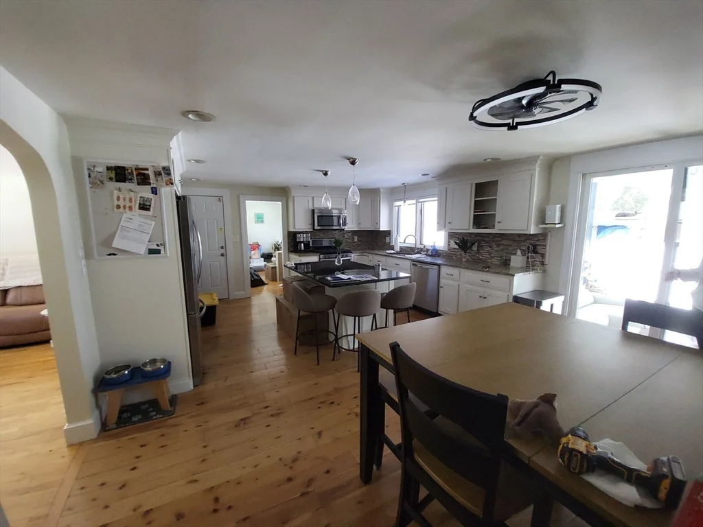 4 bed, 2 bath apartment for rent at 347 Lake St, Haverhill — photo 3 of 14
