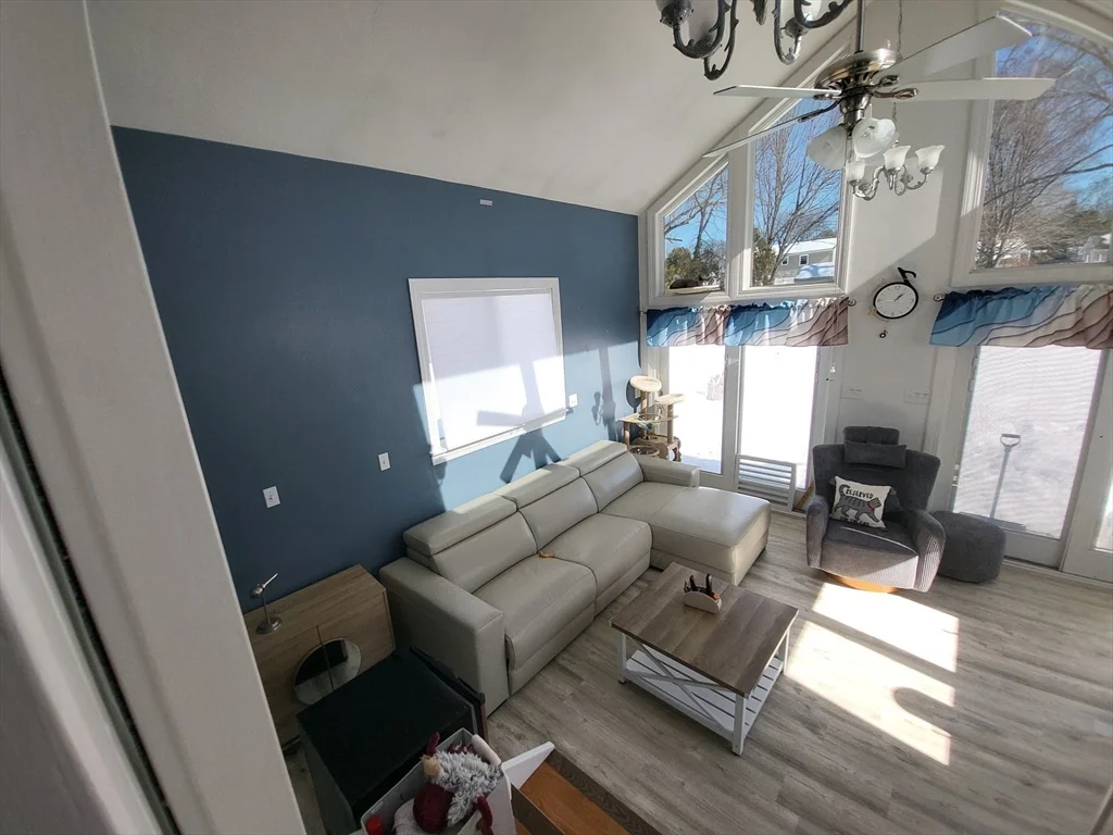 4 bed, 2 bath apartment for rent at 347 Lake St, Haverhill — photo 5 of 14