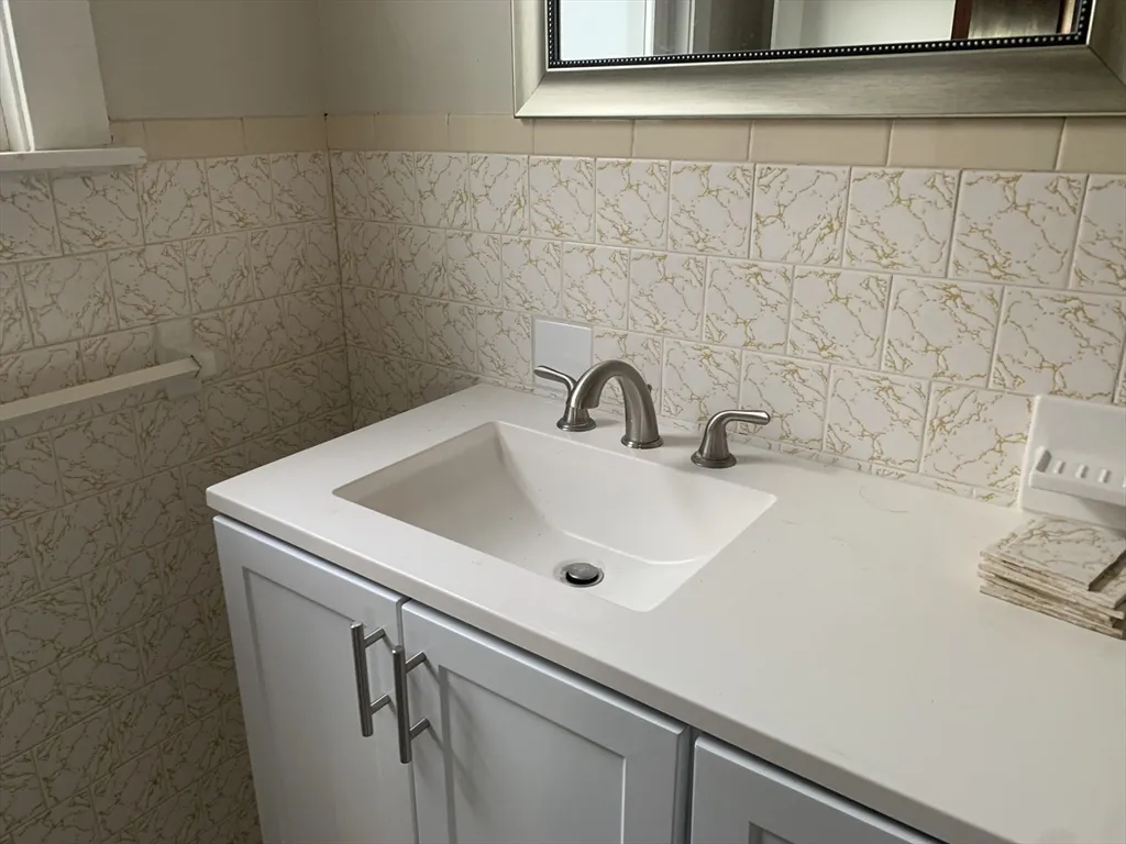 2 bed, 1 bath apartment for rent at 347 Lawton St Unit 2, Fall River — photo 12 of 14