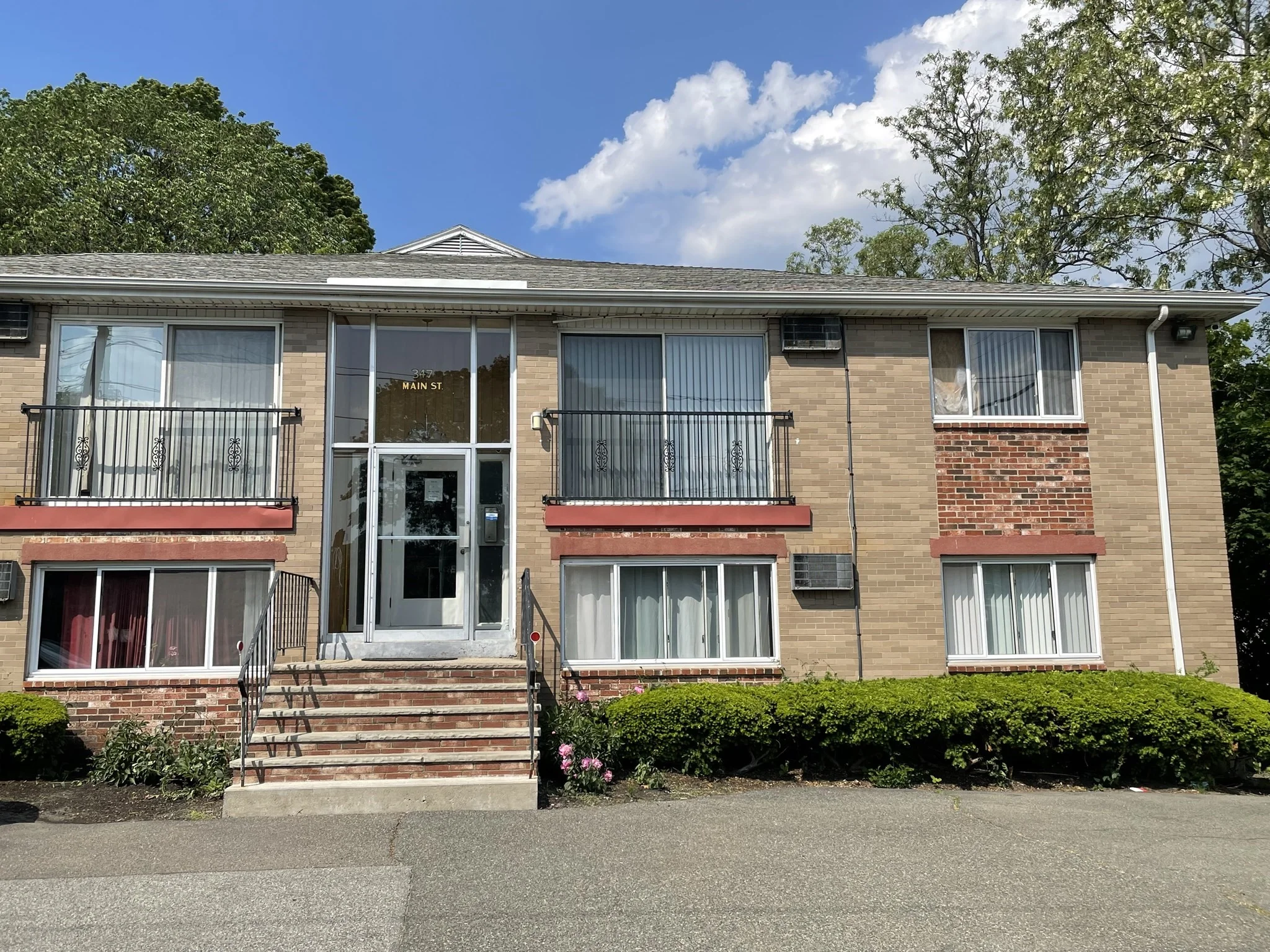 2 bed, 1 bath apartment for rent at 347 Main St Unit 2, Saugus