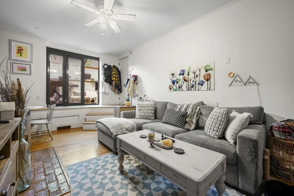 1 bed, 1 bath apartment for rent at 347 Marlborough St Unit 1, Back Bay — photo 3 of 10