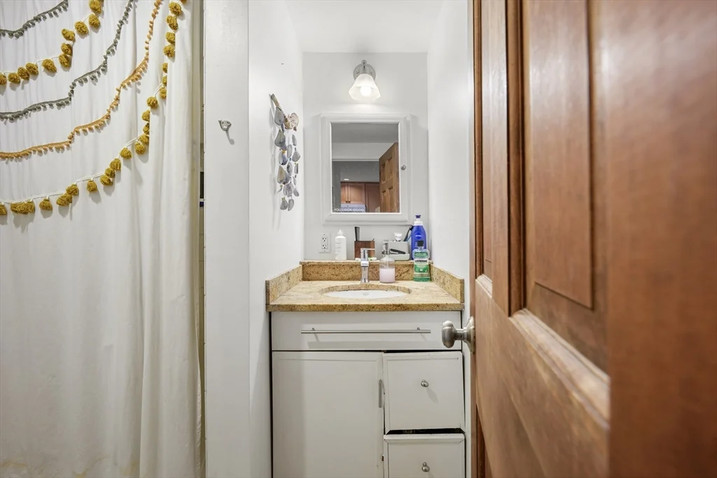 1 bed, 1 bath apartment for rent at 347 Marlborough St Unit 1, Back Bay — photo 8 of 10