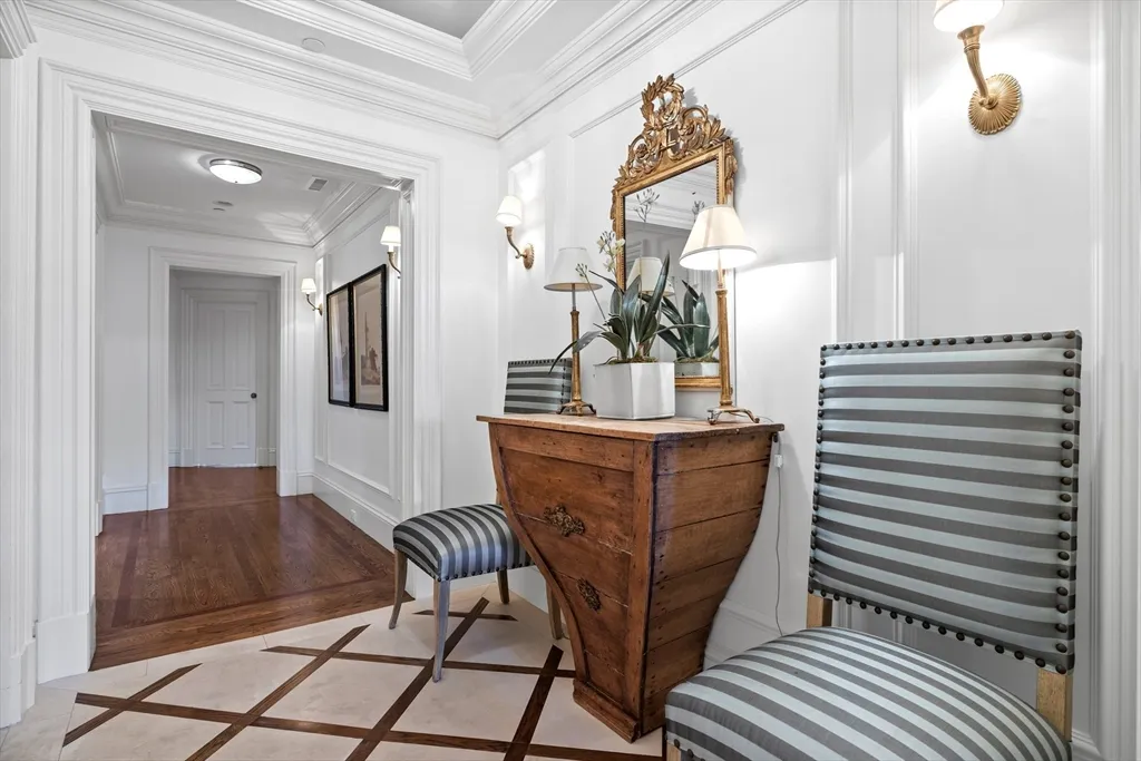 2 bed, 2 bath apartment for rent at 348 Beacon St Unit 4, Back Bay — photo 3 of 35