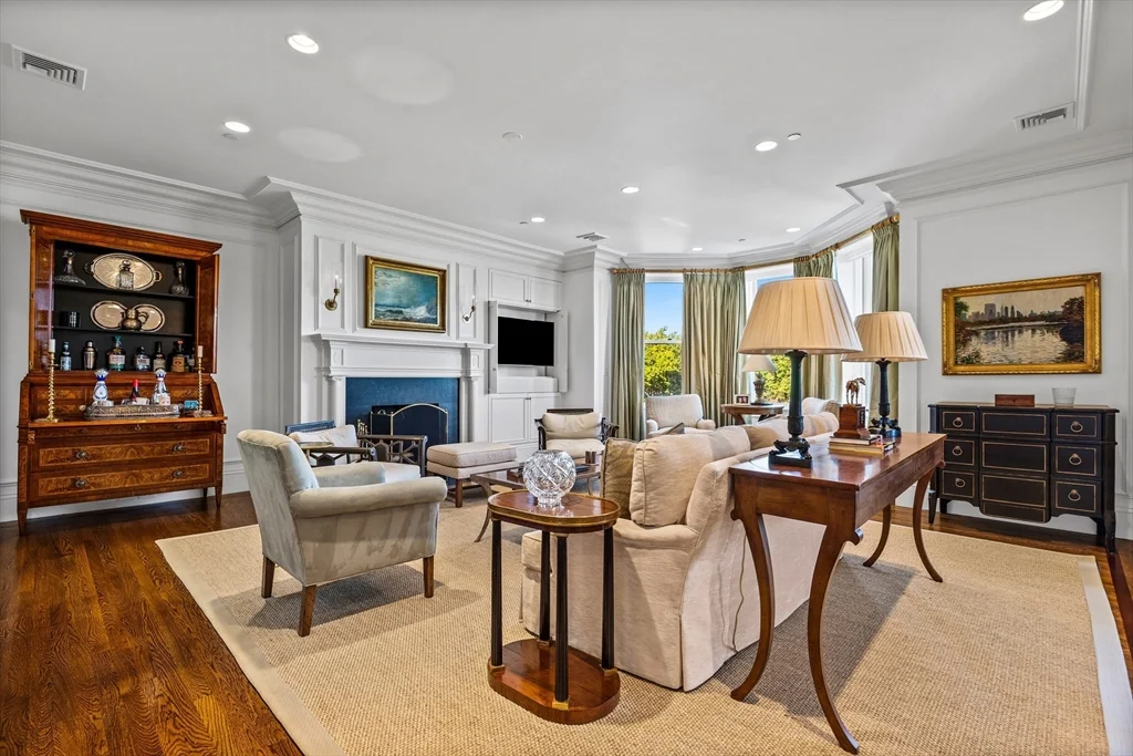 2 bed, 2 bath apartment for rent at 348 Beacon St Unit 4, Back Bay — photo 9 of 35