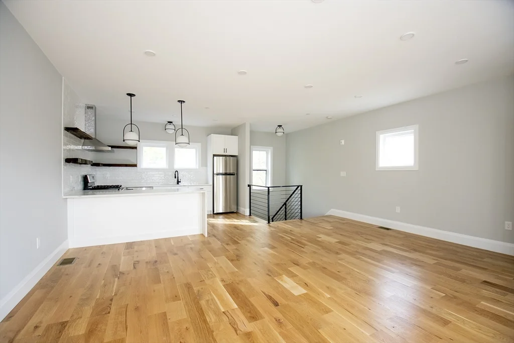 3 bed, 2 bath apartment for rent at 348 Chelsea St Unit 3, East Boston — photo 3 of 11