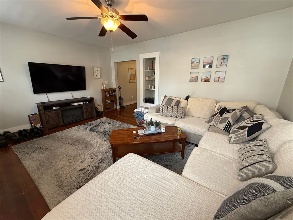 1 bed, 1 bath apartment for rent at 348 Dorchester Unit 1, South Boston — photo 4 of 15