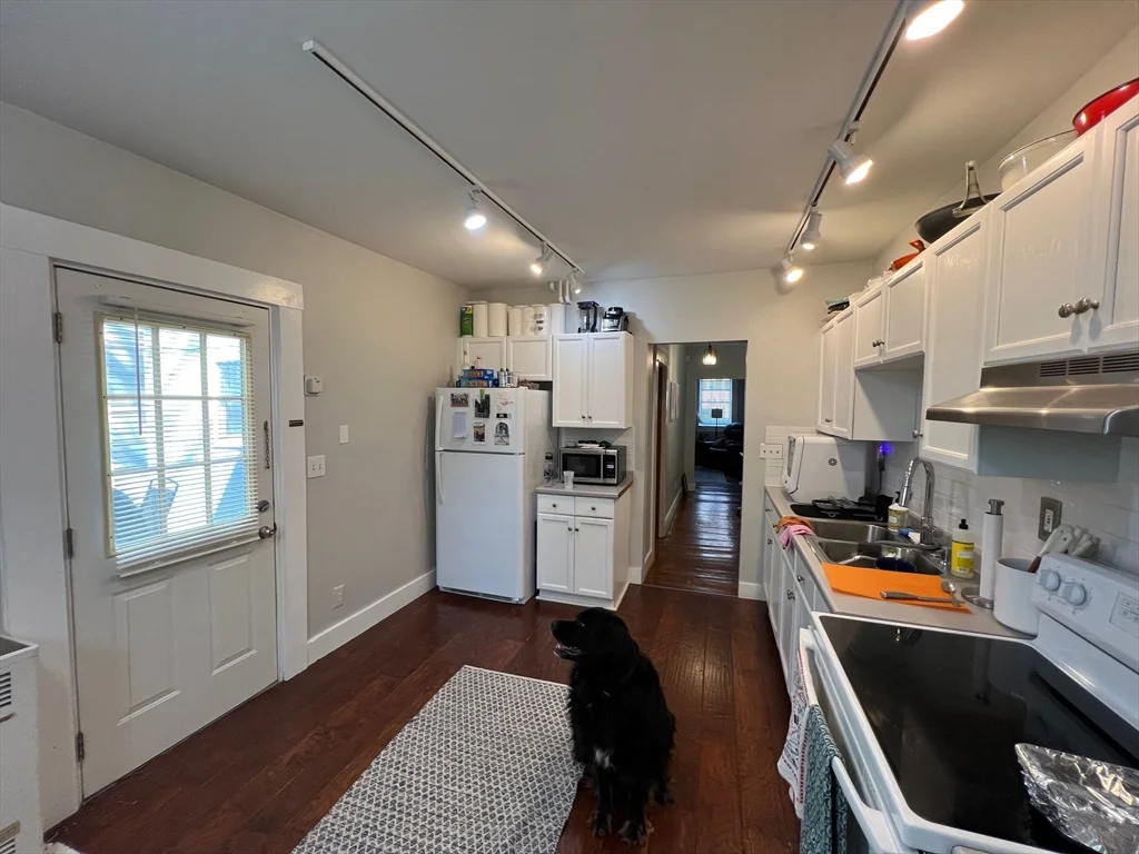 1 bed, 1 bath apartment for rent at 348 Dorchester Unit 1, South Boston — photo 9 of 15
