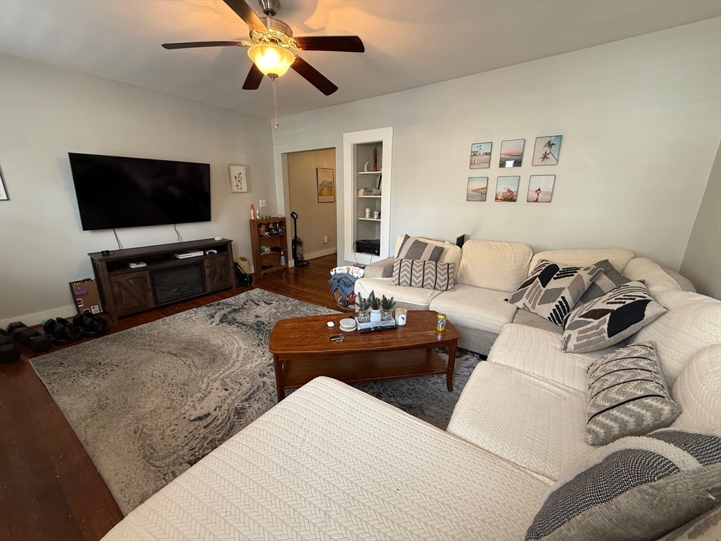 1 bed, 1 bath apartment for rent at 348 Dorchester Unit -, South Boston — photo 4 of 15