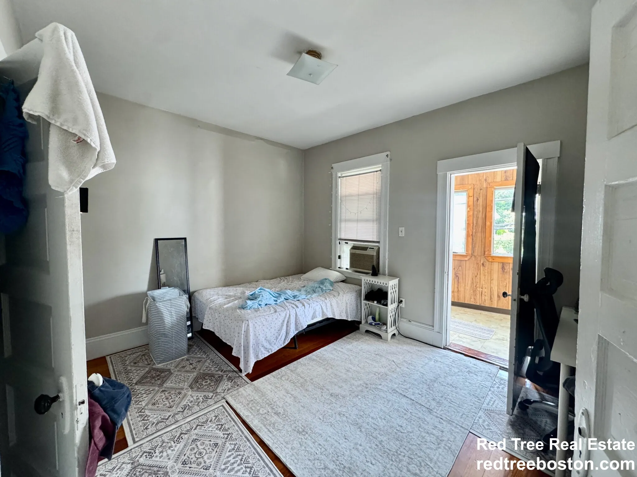 4 bed, 1 bath apartment for rent at 348 Faneuil St Unit 2, Oak Square — photo 3 of 22