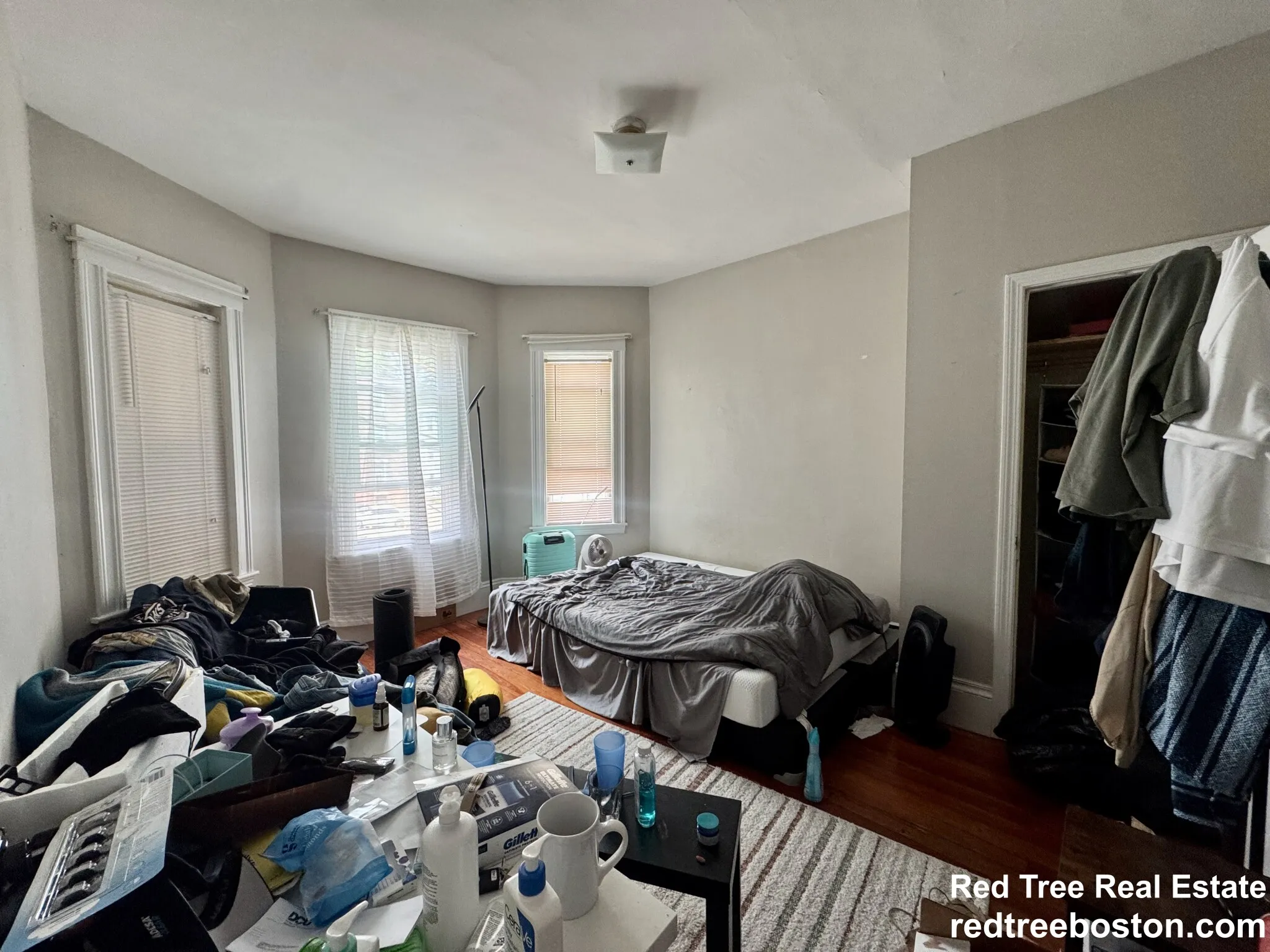 4 bed, 1 bath apartment for rent at 348 Faneuil St Unit 2, Oak Square — photo 6 of 22
