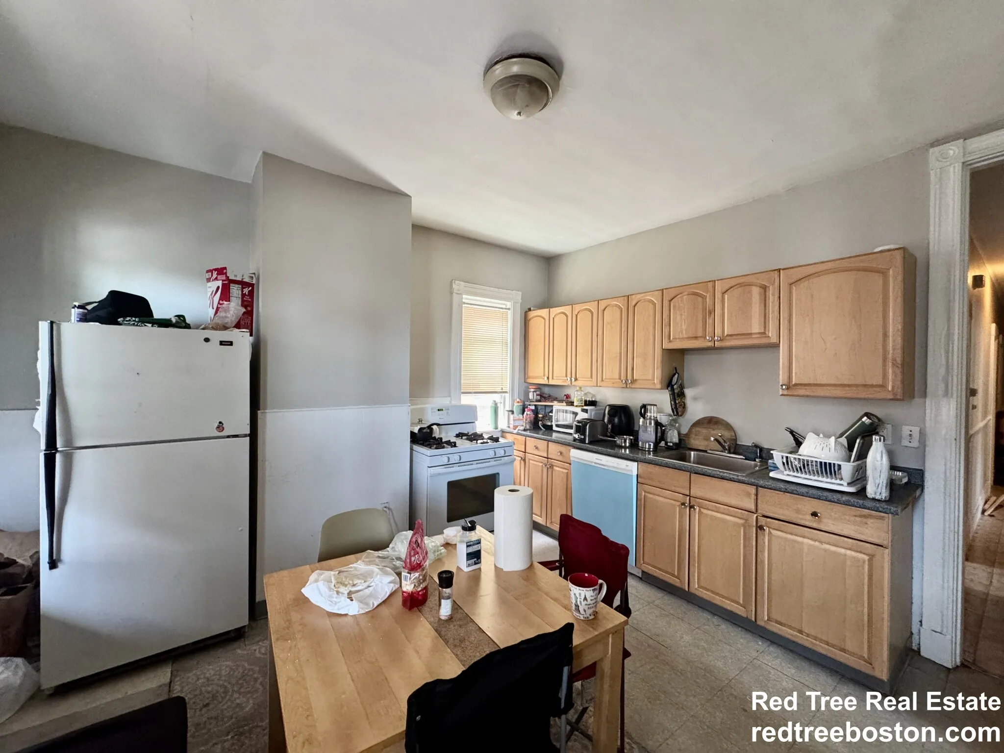 4 bed, 1 bath apartment for rent at 348 Faneuil St Unit 2, Oak Square