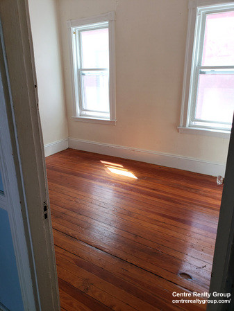 4 bed, 1 bath apartment for rent at 348 Faneuil St Unit 3, Brighton — photo 17 of 26