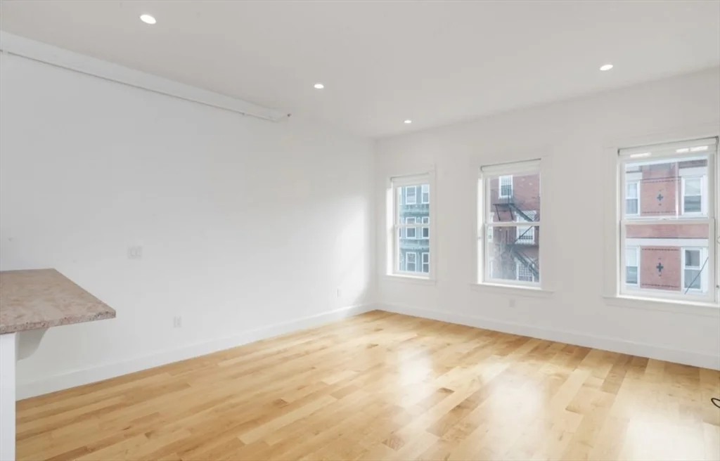 1 bed, 1 bath apartment for rent at 348 Hanover St Unit 3, North End — photo 3 of 13