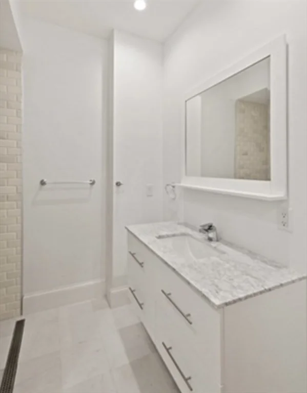 1 bed, 1 bath apartment for rent at 348 Hanover St Unit 3, North End — photo 7 of 13