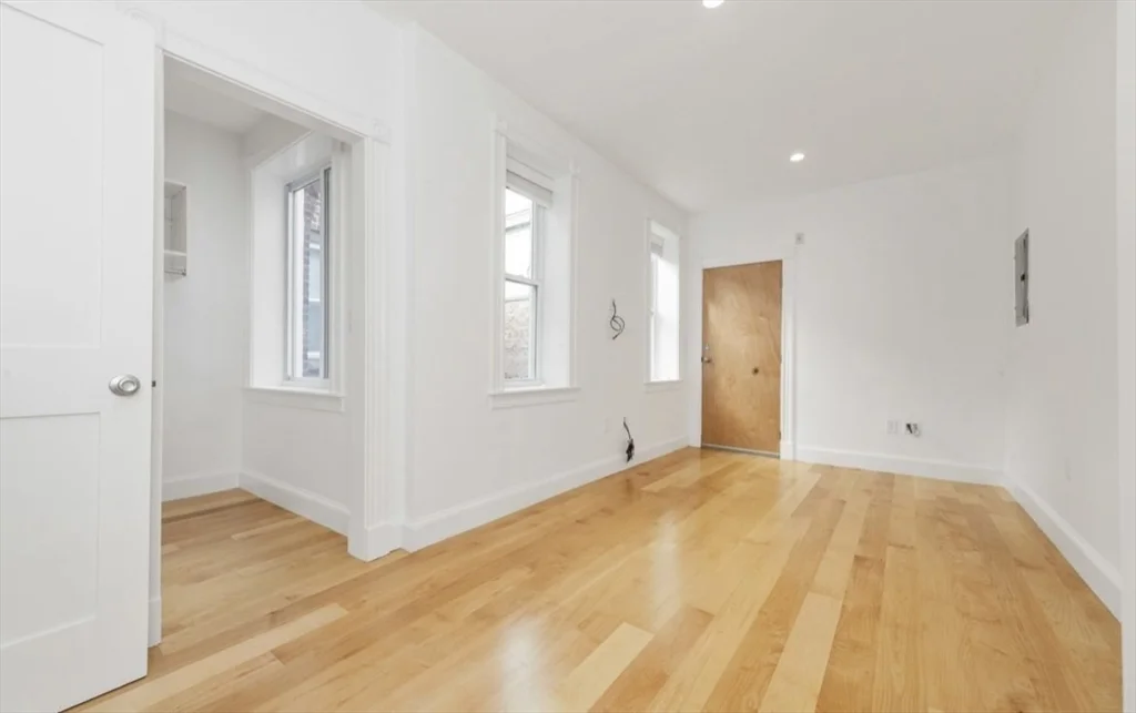 1 bed, 1 bath apartment for rent at 348 Hanover St Unit 3, North End — photo 10 of 13