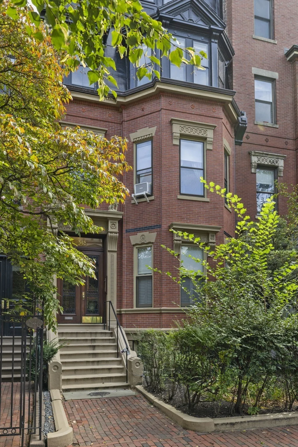 2 bed, 2 bath apartment for rent at 348 Marlborough St Unit 1, Back Bay — photo 3 of 27