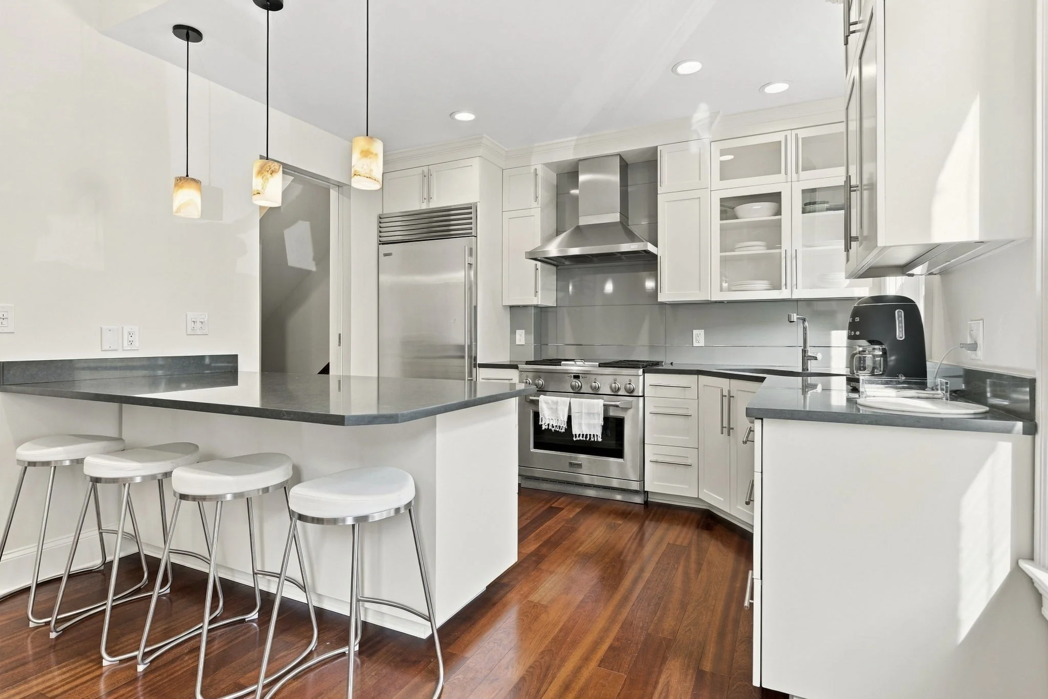 2 bed, 2 bath apartment for rent at 348 Marlborough St Unit 1, Back Bay — photo 8 of 27