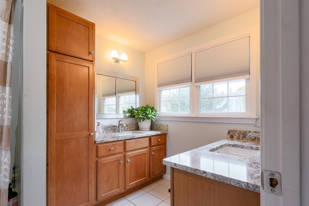 3 bed, 2 bath apartment for rent at 348 Osgood St Unit 348, North Andover — photo 40 of 42