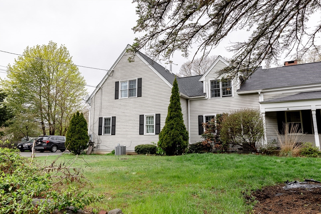 3 bed, 2 bath apartment for rent at 348 Osgood St Unit 348, North Andover — photo 3 of 42