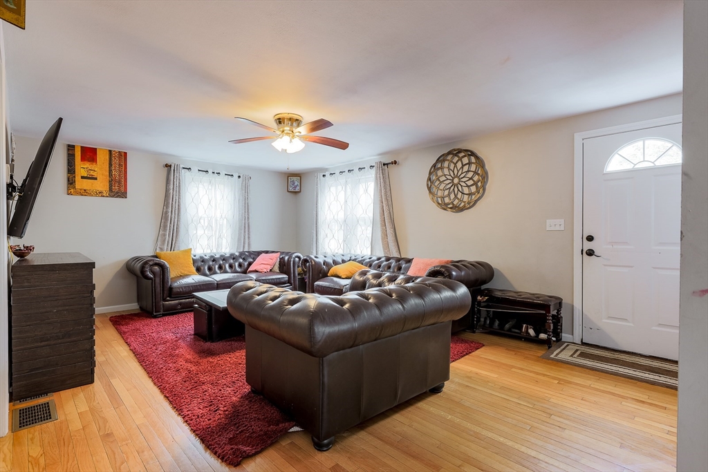 3 bed, 2 bath apartment for rent at 348 Osgood St Unit 348, North Andover — photo 15 of 42