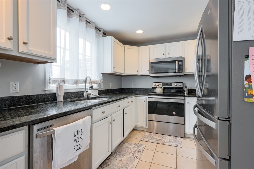 3 bed, 2 bath apartment for rent at 348 Osgood St Unit 348, North Andover — photo 20 of 42