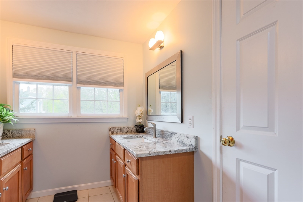 3 bed, 2 bath apartment for rent at 348 Osgood St Unit 348, North Andover — photo 41 of 42