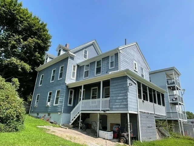 2 bed, 1 bath apartment for rent at 348 River St Unit 2, Zip 01832