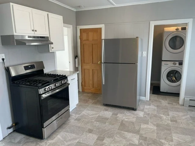 2 bed, 1 bath apartment for rent at 348 River St Unit 2, Zip 01832 — photo 5 of 17