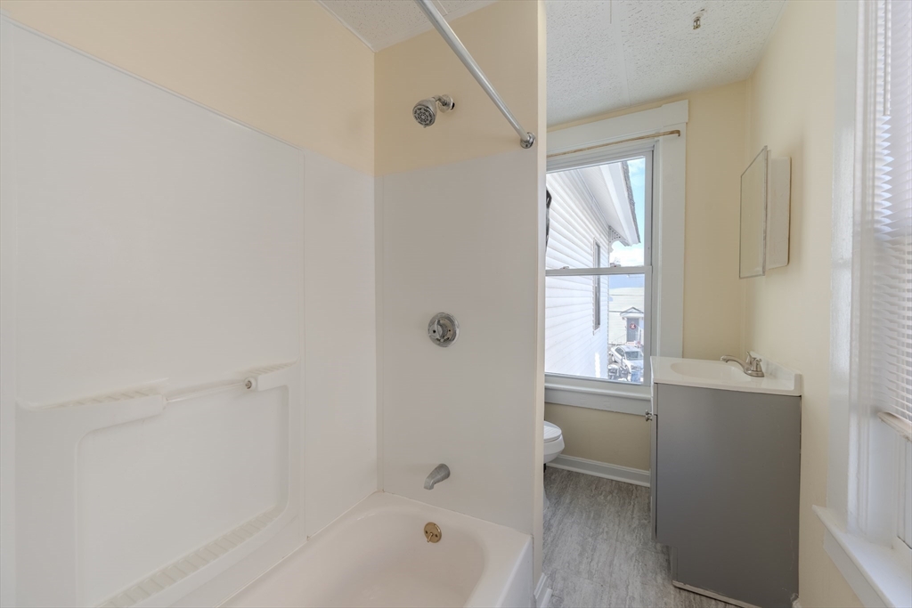 4 bed, 2 bath apartment for rent at 348 Walker St Unit 2, Highlands — photo 16 of 17