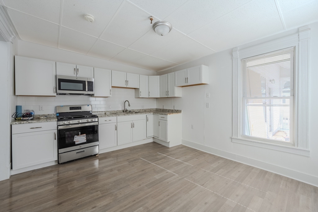4 bed, 2 bath apartment for rent at 348 Walker St Unit 2, Highlands — photo 3 of 17