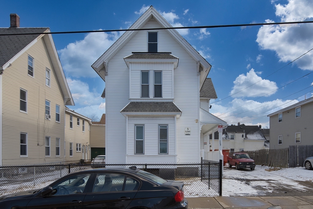 4 bed, 2 bath apartment for rent at 348 Walker St Unit 2, Highlands — photo 2 of 17