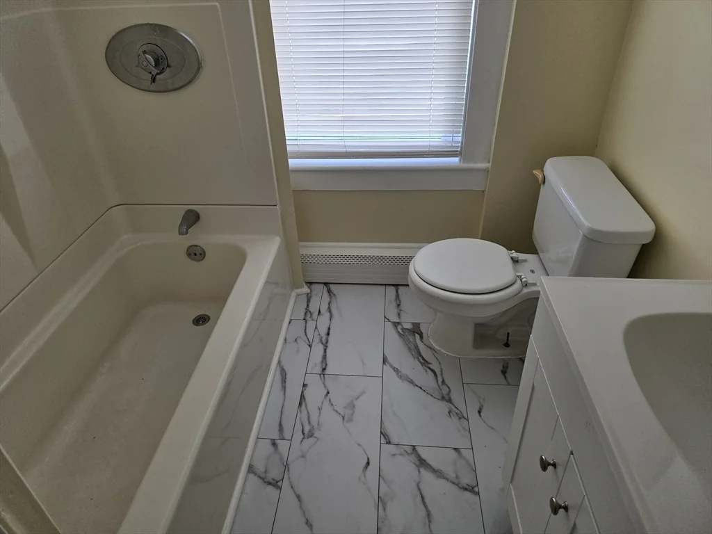 3 bed, 1 bath apartment for rent at 349 Hollis St Unit 3, Framingham — photo 4 of 8