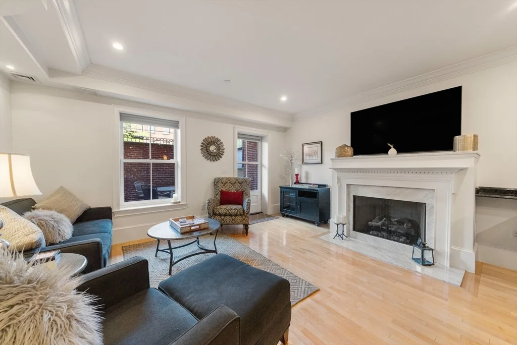 1 bed, 1 bath apartment for rent at 349 Marlborough St Unit 1, Back Bay — photo 1 of 35