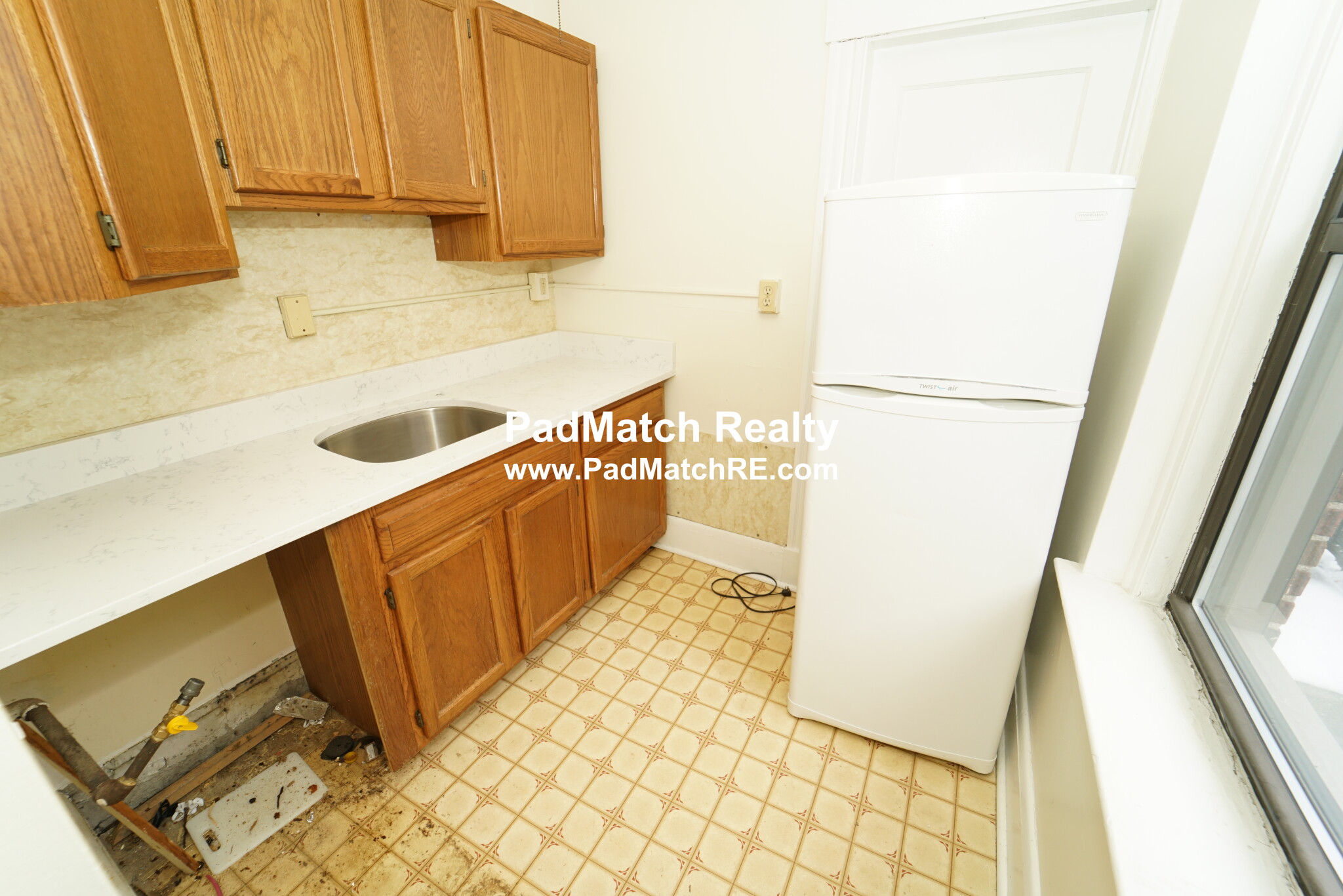 Studio bed, 1 bath apartment for rent at 349 Pleasant St Unit A1-1, Malden — photo 3 of 17