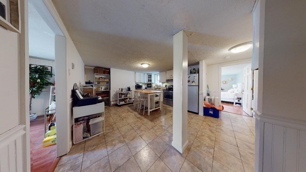 1 bed, 1 bath apartment for rent at 34B Lexington St Unit B, Eagle Hill — photo 15 of 30