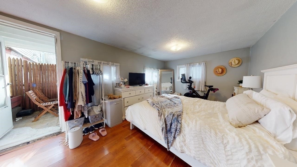 1 bed, 1 bath apartment for rent at 34B Lexington St Unit B, Eagle Hill — photo 16 of 30