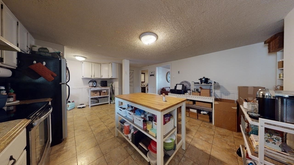 1 bed, 1 bath apartment for rent at 34B Lexington St Unit B, Eagle Hill — photo 13 of 30