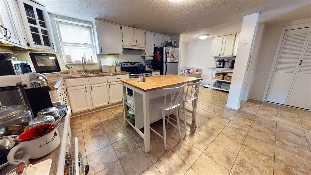 1 bed, 1 bath apartment for rent at 34B Lexington St Unit B, Eagle Hill — photo 12 of 30