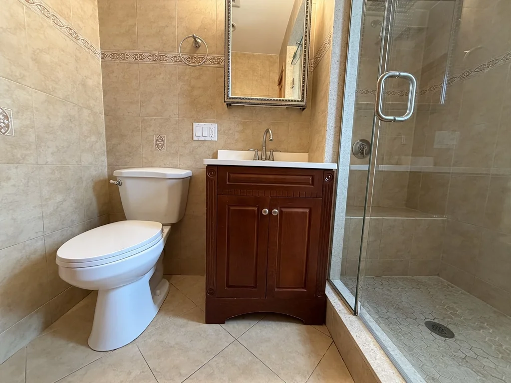 3 bed, 1 bath apartment for rent at 35-37 John St Unit 3, Malden — photo 11 of 24