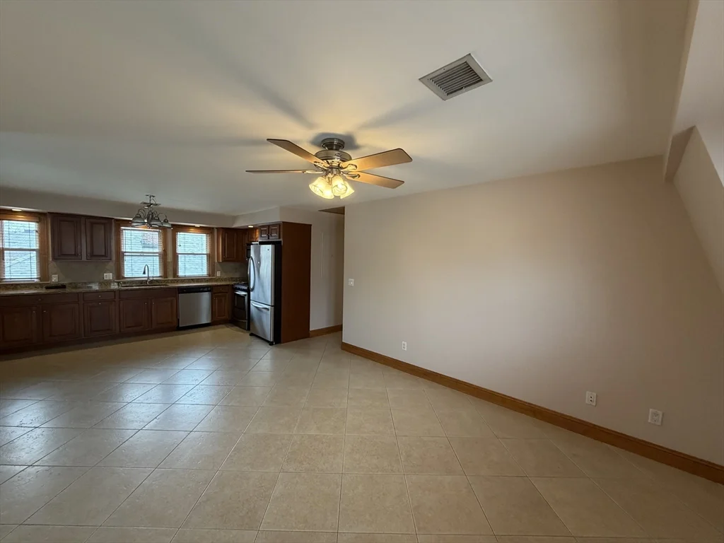 3 bed, 1 bath apartment for rent at 35-37 John St Unit 3, Malden — photo 9 of 24