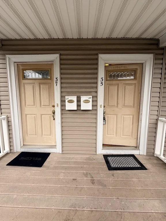 2 bed, 1 bath apartment for rent at 35-37 Springdale St Unit 35, Malden — photo 2 of 27