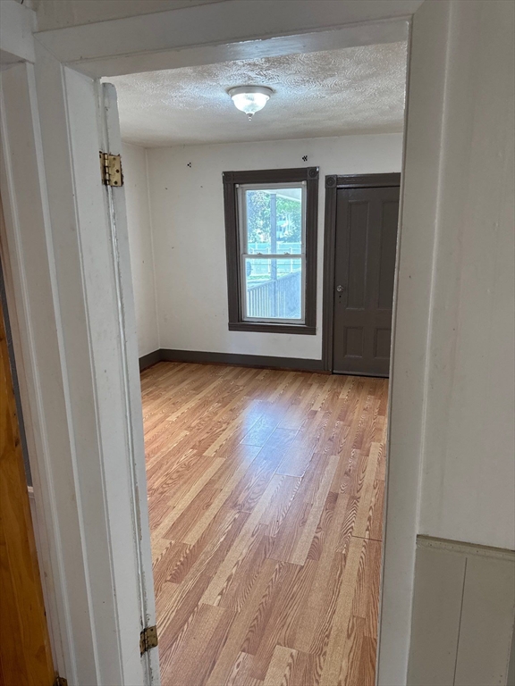 3 bed, 1 bath apartment for rent at 35 3rd Unit 1, Leominster — photo 4 of 11