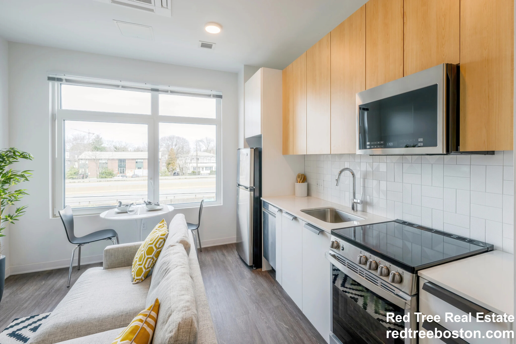 Studio bed, 1 bath apartment for rent at 35-43 Braintree St, Allston — photo 2 of 12